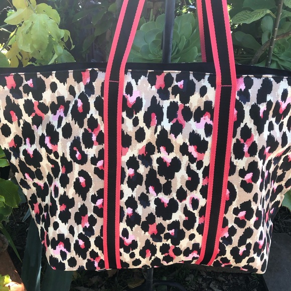 NWOT Victoria’s Secret large oversized, Cheetah print tote bag. - Picture 5 of 12